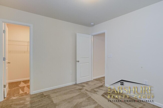 Building Photo - 2123 Water Marsh Trl