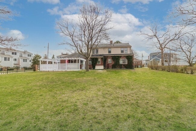 Building Photo - 16 State Park Rd