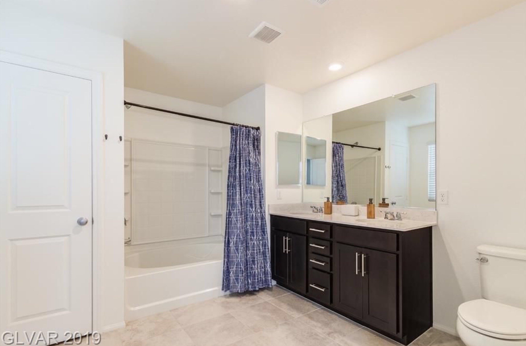 Building Photo - 2883 Cabrillo Terrace St