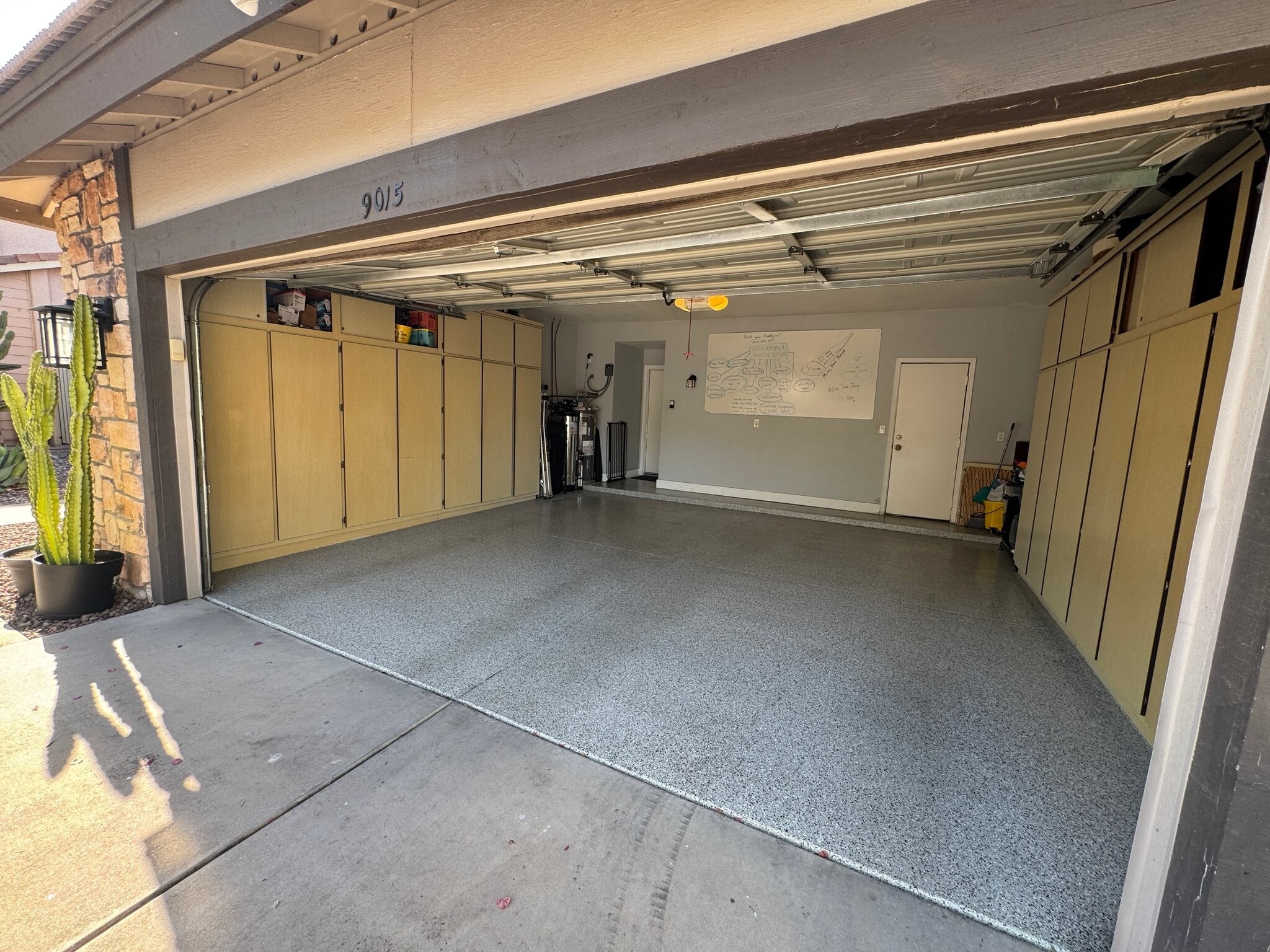 Building Photo - 9015 E Poinsettia Dr