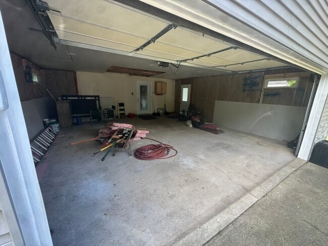 Building Photo - 12979 Roughys Dr