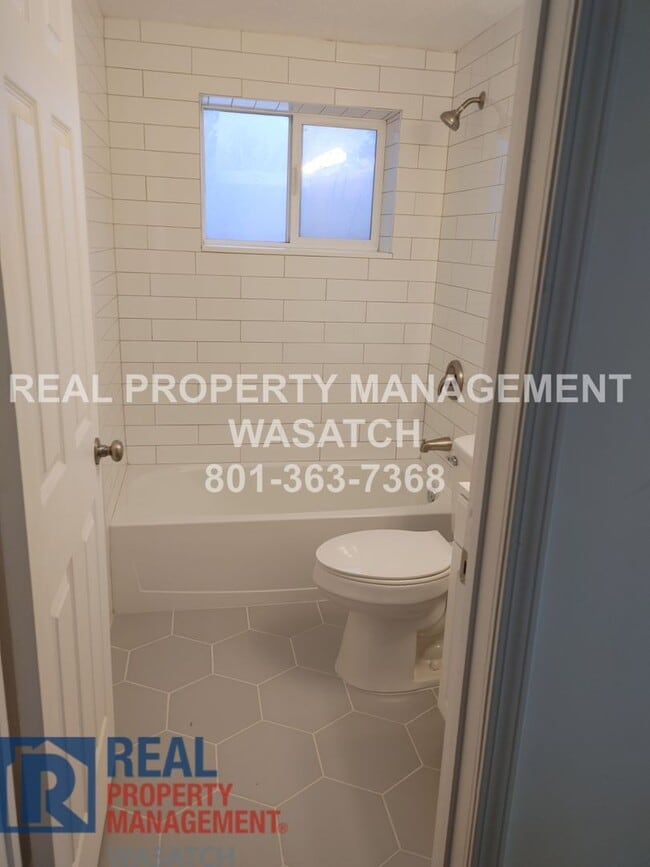 Building Photo - Take a Look at This 4 Bedroom 2 Bathroom Home in West Jordan UT!!