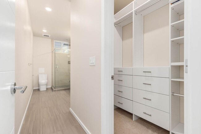 Building Photo - 802 29th Ave S