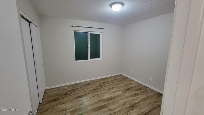 Building Photo - 607 N Palm Cir