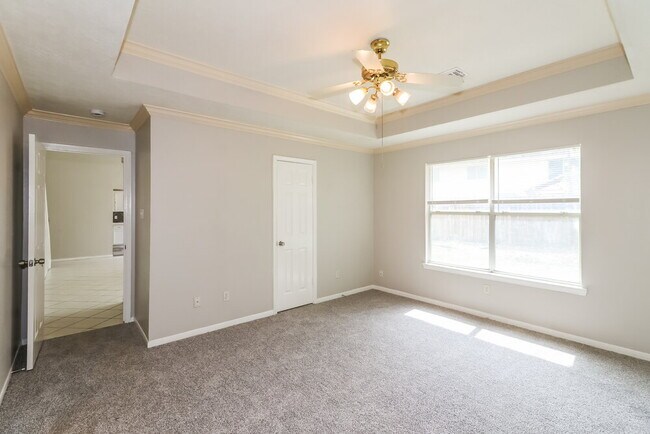 Building Photo - 6207 Hampton Oak Ct