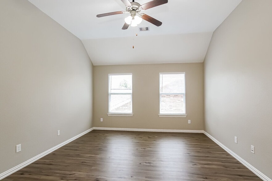 Building Photo - 13823 McKinney Creek Ln