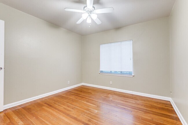 Building Photo - 229-N