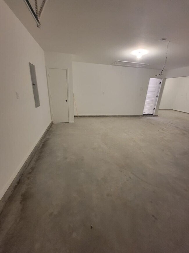 Building Photo - Stunning New Construction Simmons Home - 5 Bed 3 Bath - Pond View!