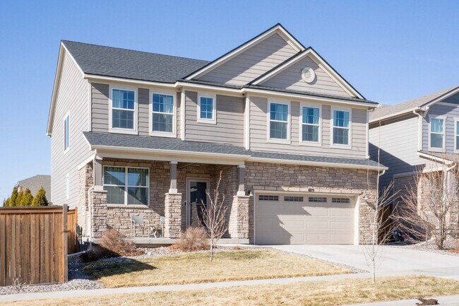 Building Photo - Available NOW! 4 Bedroom 3 Bath Beautiful Home