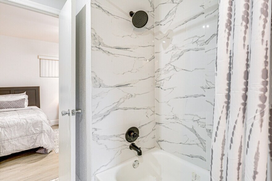 Building Photo - 3960 NW 189th Terrace