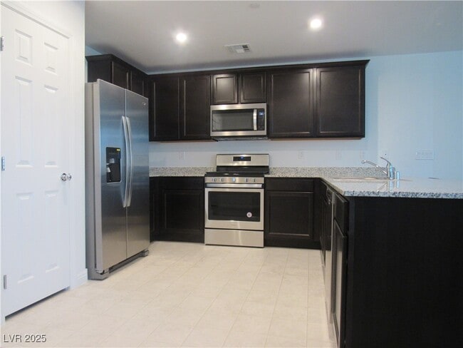 Building Photo - 5118 Steep Cliffs Ave