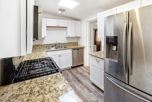 Building Photo - Spacious 4-Bed Tucson Home with Large Primary Suite & Private Covered Patio