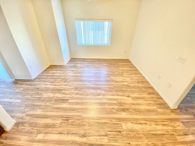 Building Photo - TOWNHOME LOCATED IN GATED BLACKHAWK COMMUN...