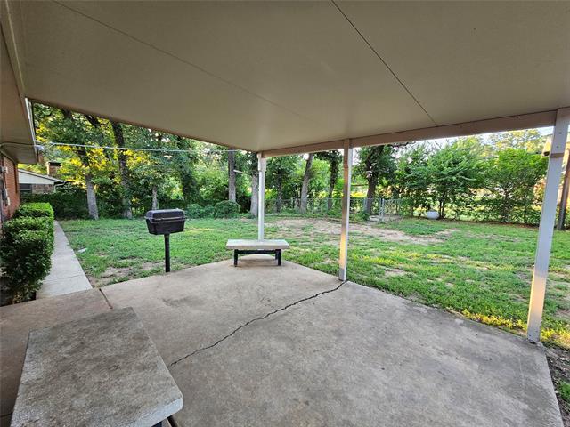 Building Photo - 800 Valley View Dr