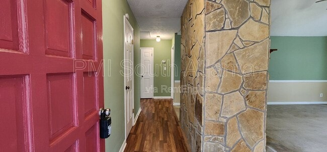 Building Photo - 200 Eli Run