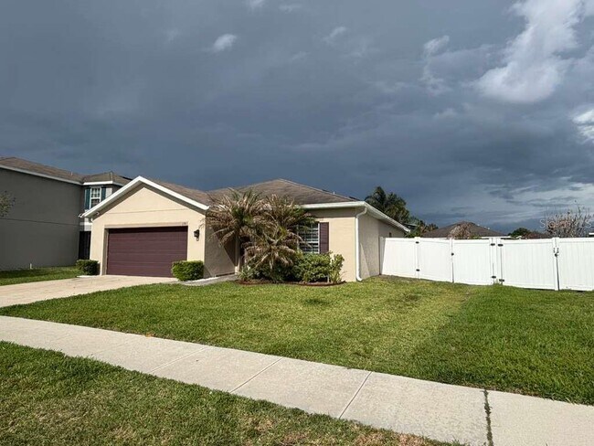 Building Photo - 1174 Haines Dr