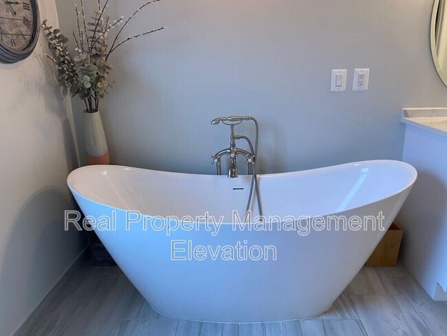 Building Photo - 779 Mcguire Cir