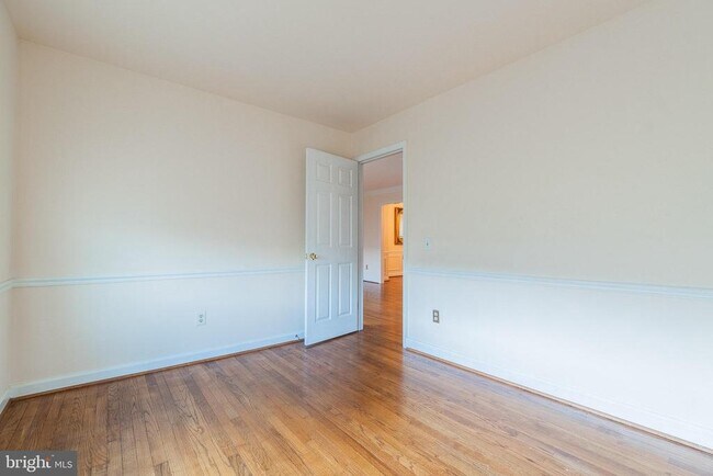 Building Photo - 3548 S George Mason Dr