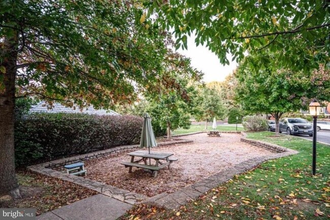 Building Photo - 4224 32nd St S