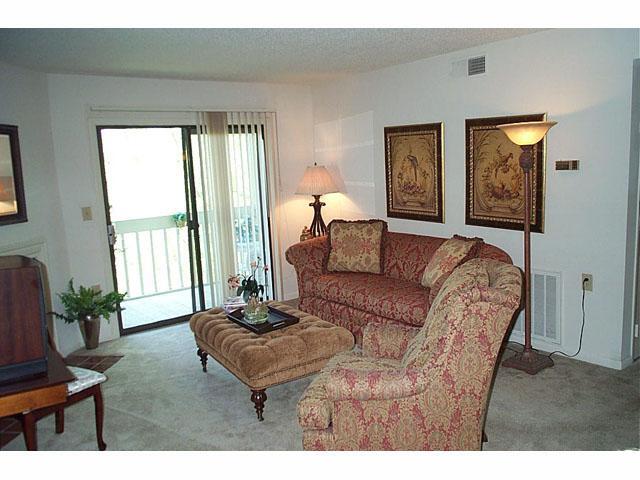 Living Room - Creekside Apartments