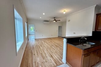 Building Photo - 35 N Farview Ave