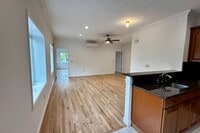 Building Photo - 35 N Farview Ave