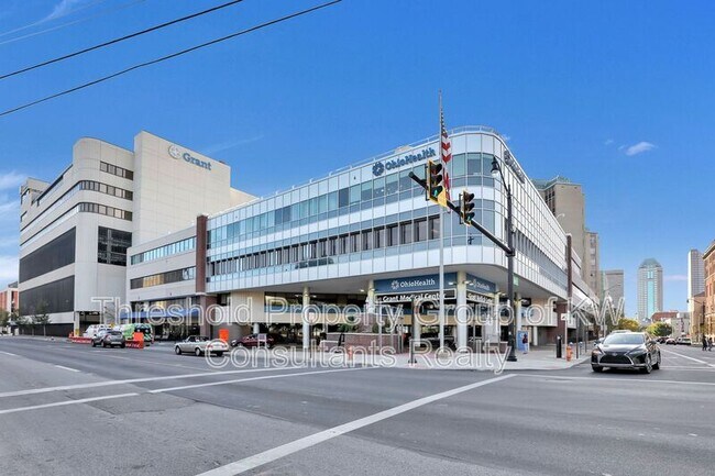 Building Photo - 451 E Town St