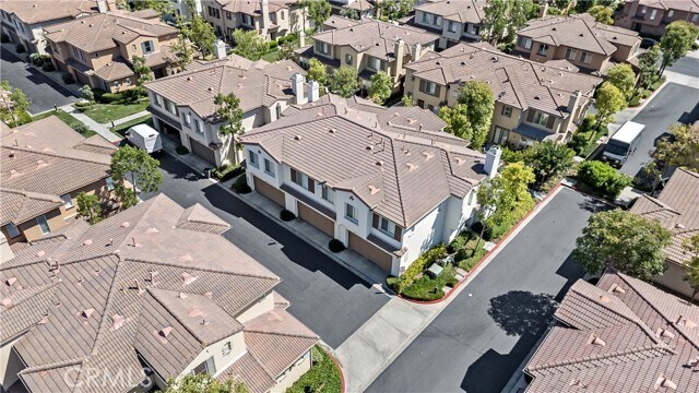 Building Photo - 18 Moonstone