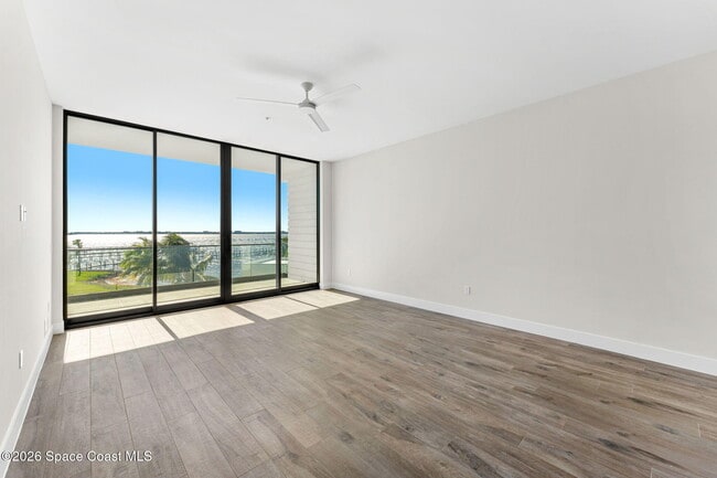 Building Photo - 225 Strand Dr