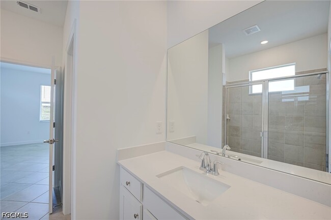 Building Photo - 20601 Hazelnut Ct