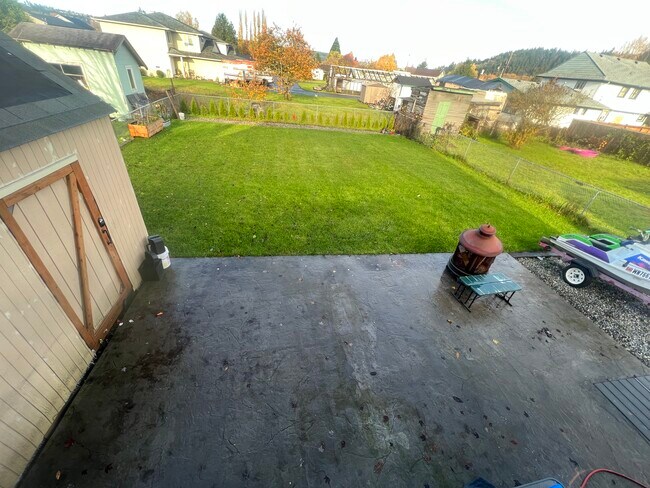 Building Photo - 305 Calistoga St W