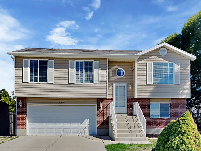 Building Photo - 2397 S 3000 W