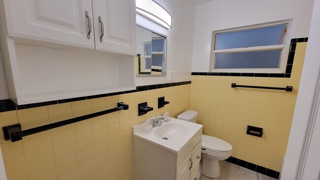 Building Photo - 220 Ave Des Parques N