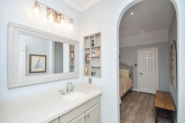 Building Photo - 7106 Habersham Ave