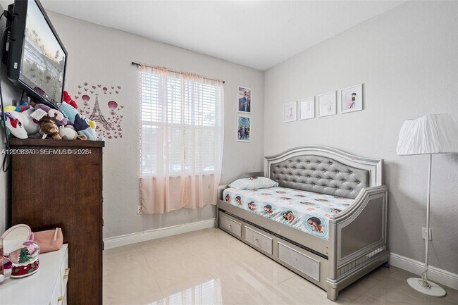 Building Photo - 11112 SW 236th Terrace