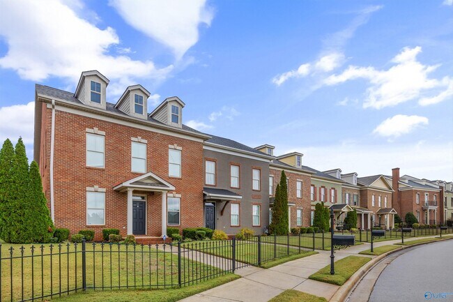 Building Photo - 120 Park Square Ln