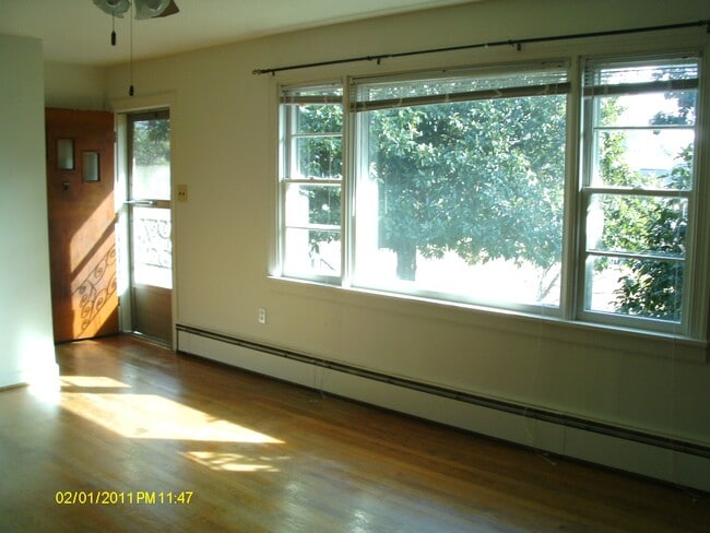 Building Photo - 7283 Barnette Ave