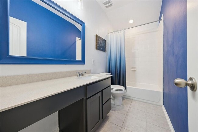 Building Photo - 7916 Crystalbrook W
