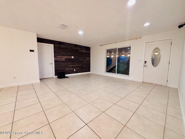 Building Photo - 116 Jupiter Ct