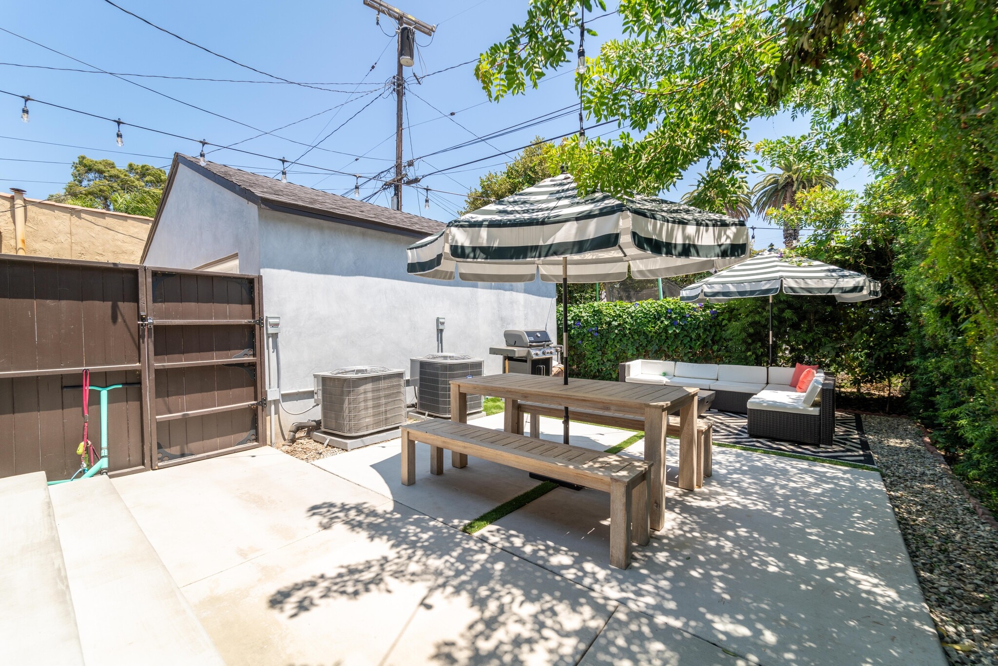 Building Photo - 9044 Carson St