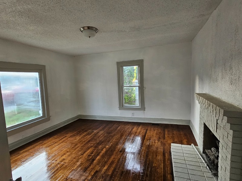 Building Photo - 1014 11th Ave N