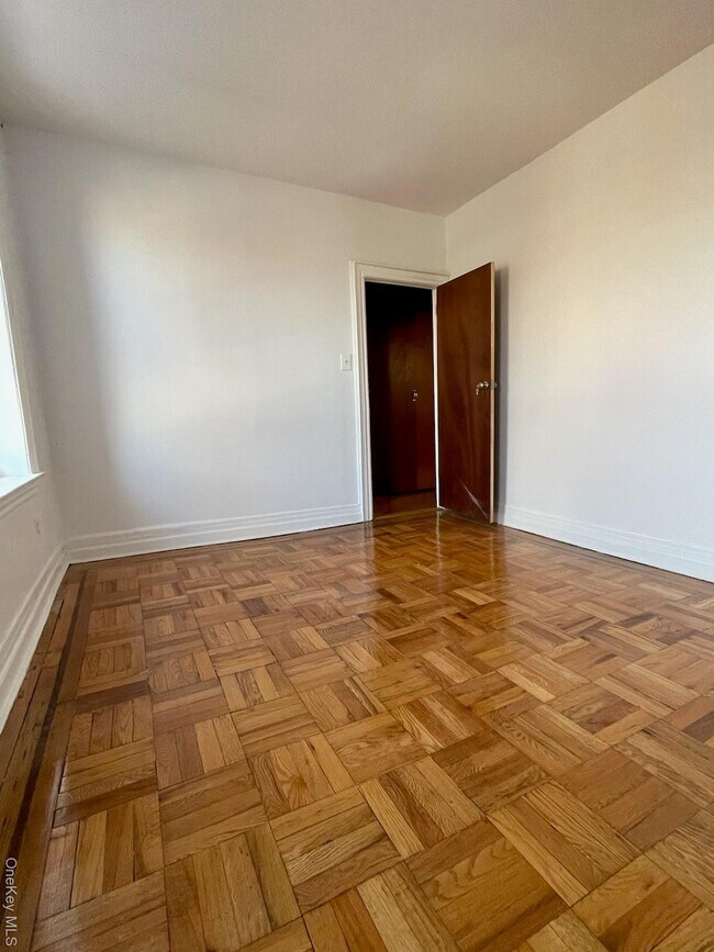 Building Photo - 660 Hemlock St