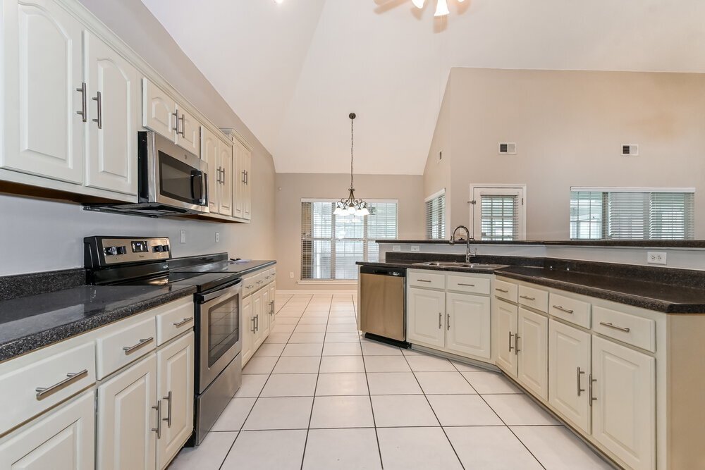 Building Photo - 8083 Delta Lakes Blvd