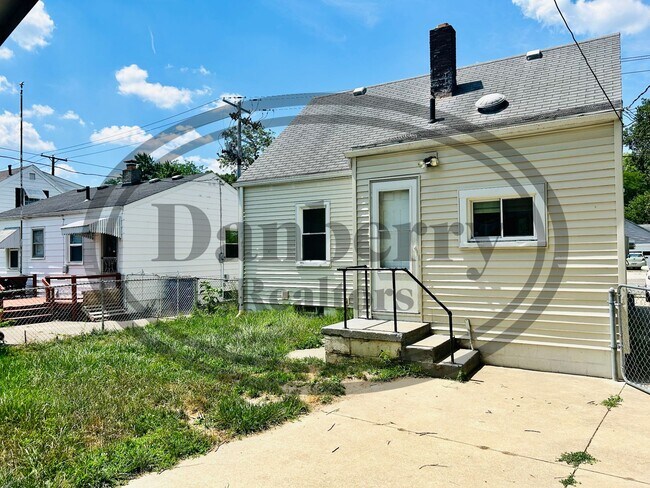 Building Photo - 2979 S Byrne Rd