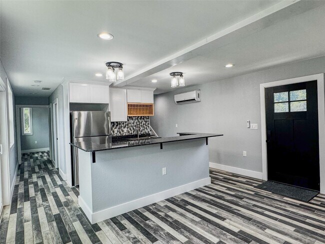 Building Photo - 1232 Kennie Dr