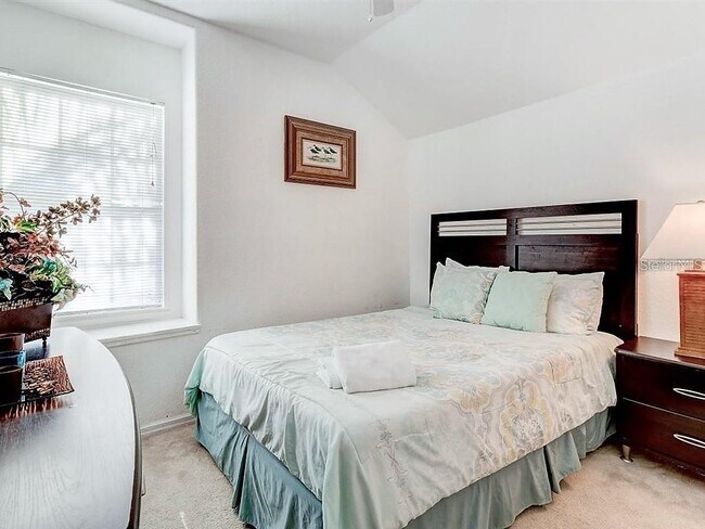 Building Photo - 153 Vizcay Way