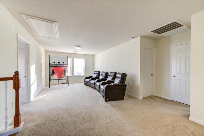 Building Photo - 15326 Mission Oak Dr