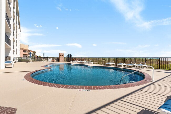 Building Photo - 134 E Huisache St