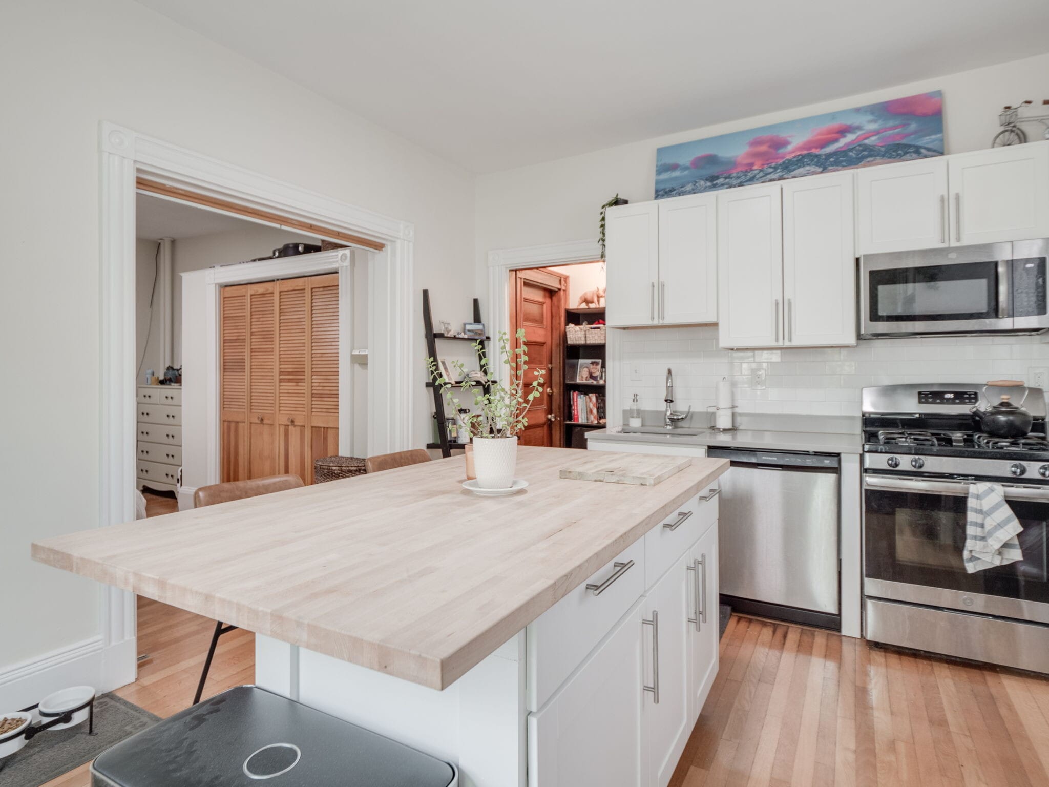 Building Photo - 3 Monmouth St