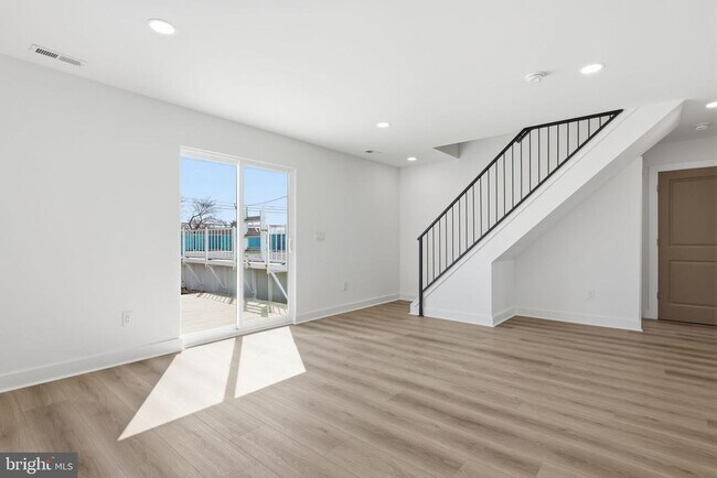 Building Photo - 25 Autumn Ln